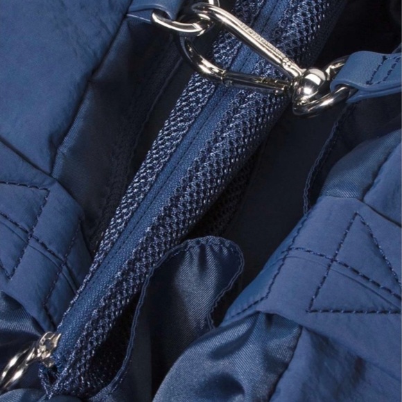 COPY - Lululemon On My Level Tote - Picture 2 of 8